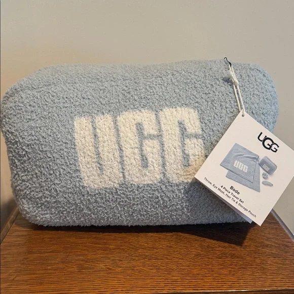 UGG Light Blue Travel Set - Picture 2 of 6